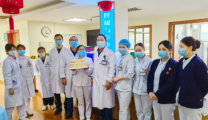 人文护理 | 情暖患心 北院呼吸与危重症医学科二区为“寿星”患者庆生