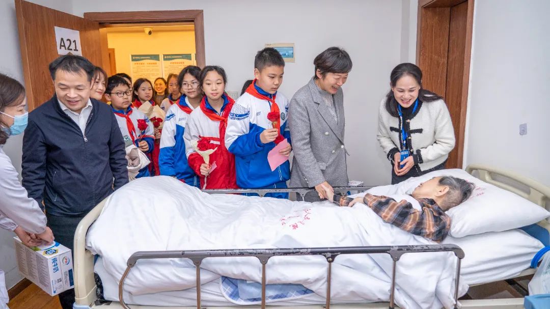 走访慰问2.jpg